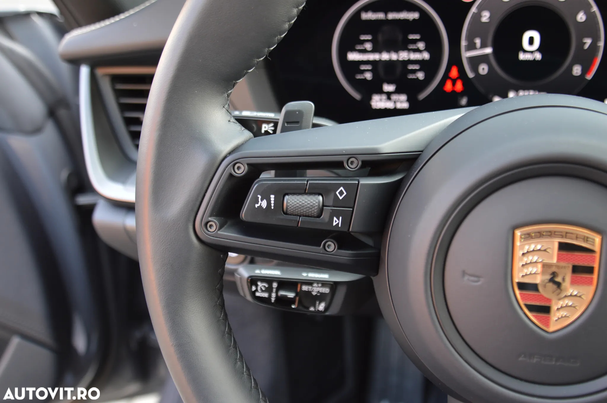 Porsche 911 Carrera PDK - 27