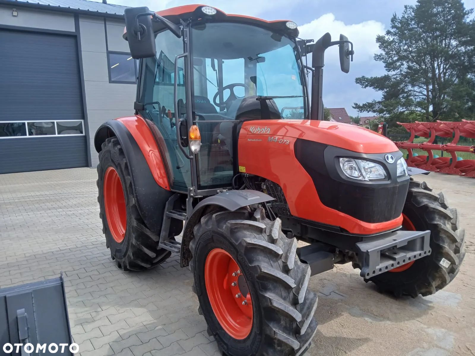 Kubota M4-073 18 x 18 - 1
