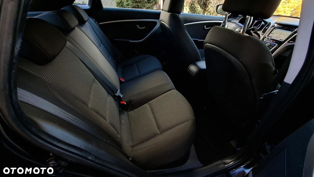 Hyundai i30 blue 1.4 Passion - 14