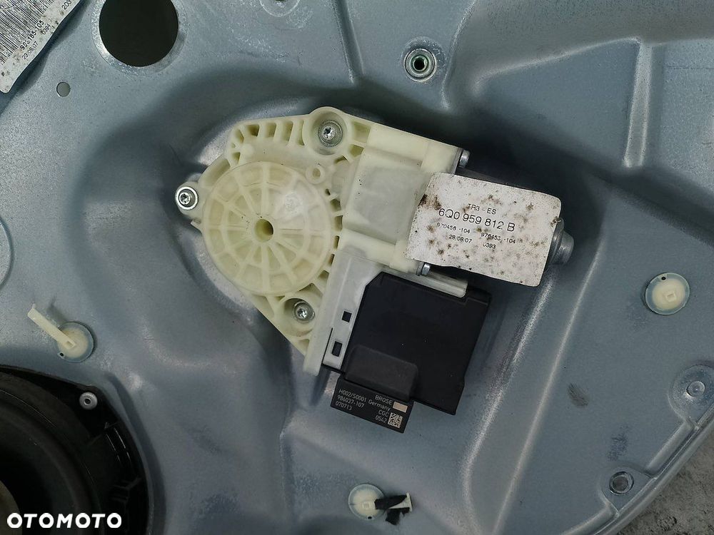PODNOŚNIK SZYBY PRAWY TYŁ Z STELAŻEM SEAT IBIZA III 6L4839752AJ  6Q0959812B - 5
