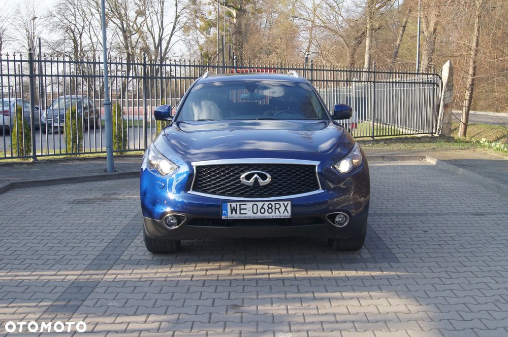 Infiniti QX70 - 2