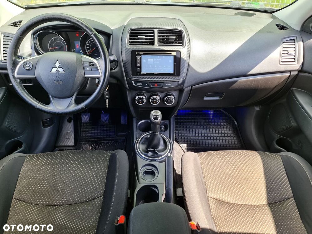 Mitsubishi ASX 1.6 Inform - 11