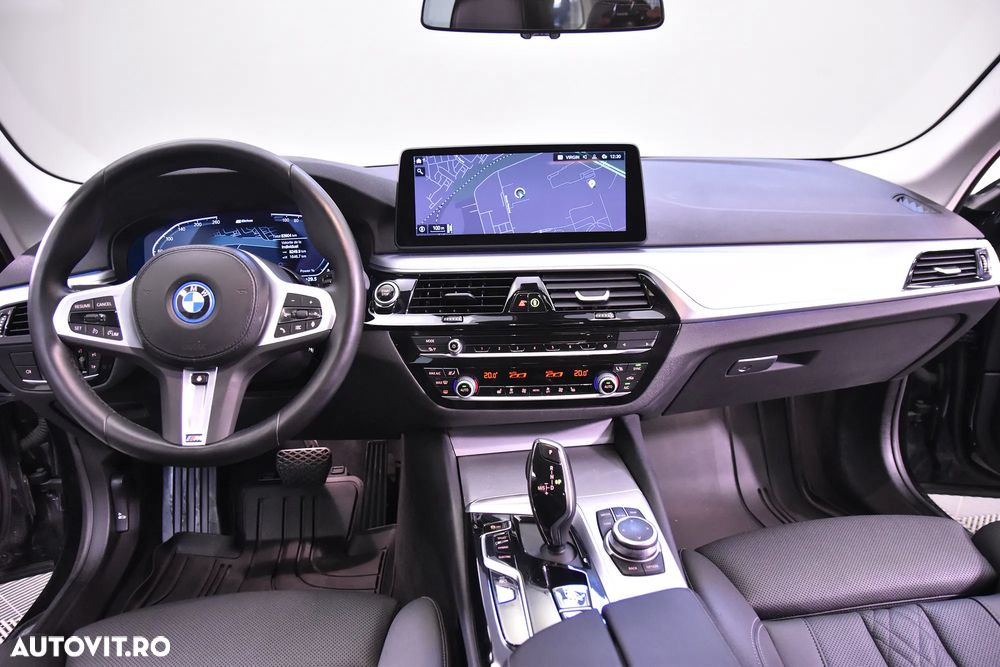 BMW Seria 5 530e xDrive Touring Aut. - 9
