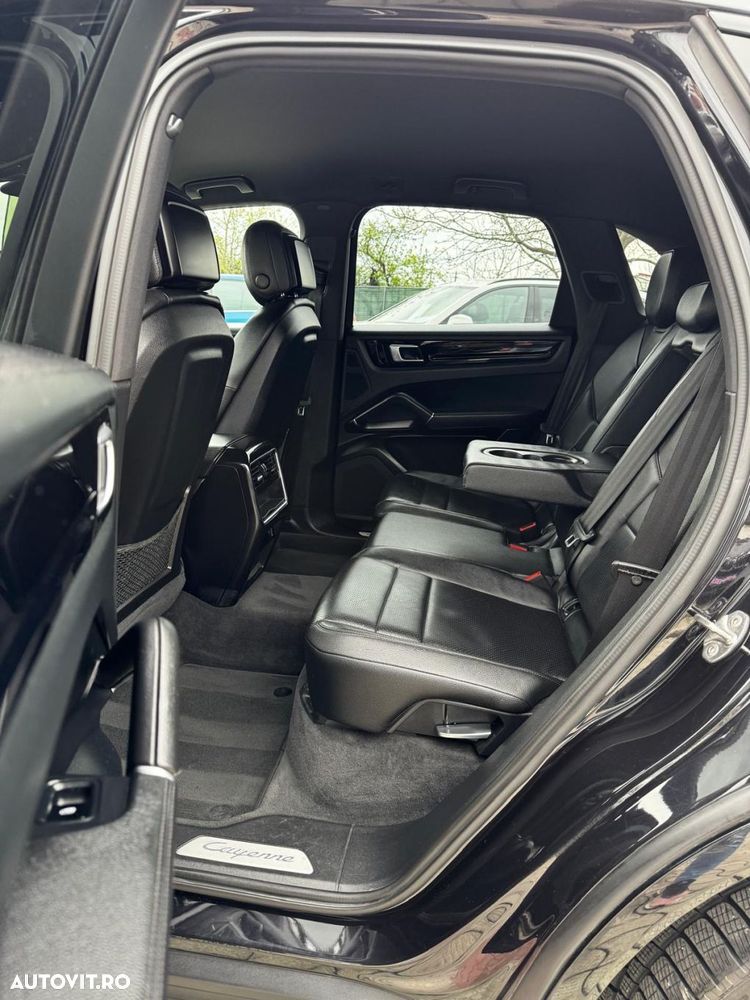 Porsche Cayenne - 15