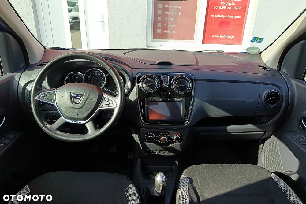 Dacia Lodgy SCe 100 Stepway - 28