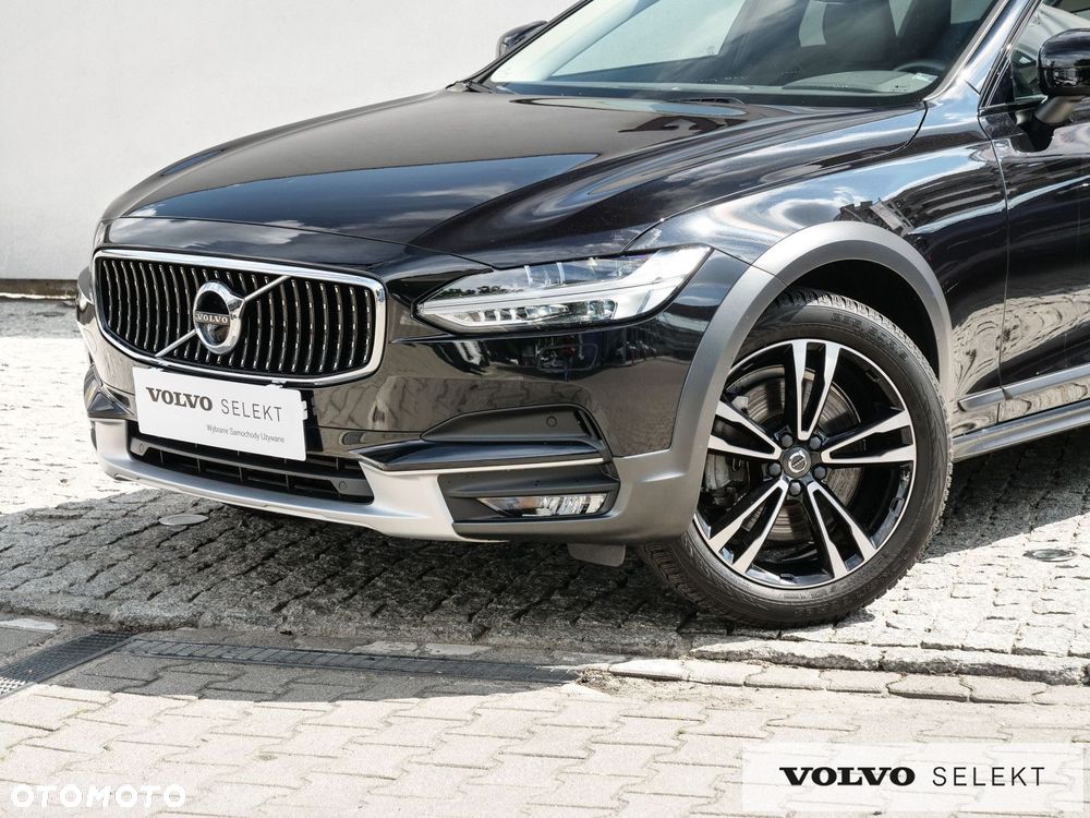 Volvo V90 Cross Country - 11