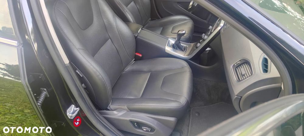 Volvo V60 D4 Summum - 19