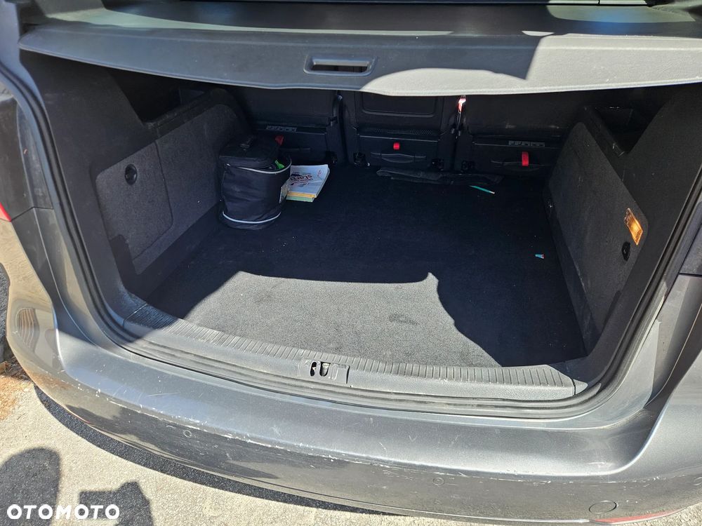 Volkswagen Touran 1.6 TDI DPF Comfortline - 16