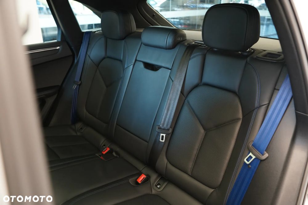 Porsche Macan Standard - 24