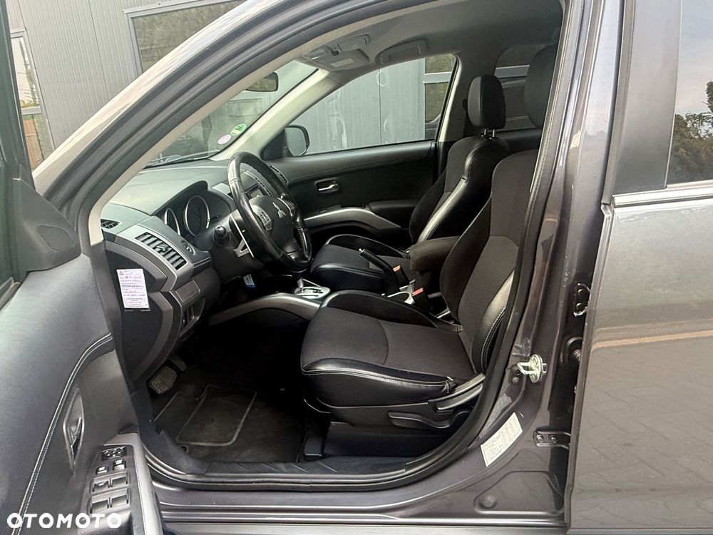 Mitsubishi Outlander 2.0 2WD CVT Invite - 19