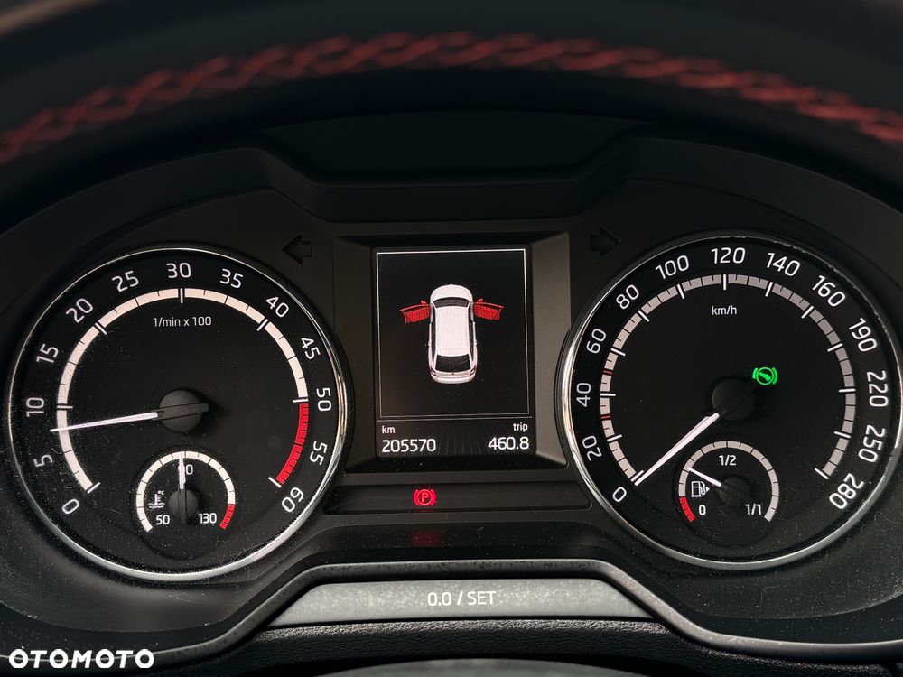 Skoda Octavia 2.0 TDI RS DSG - 25