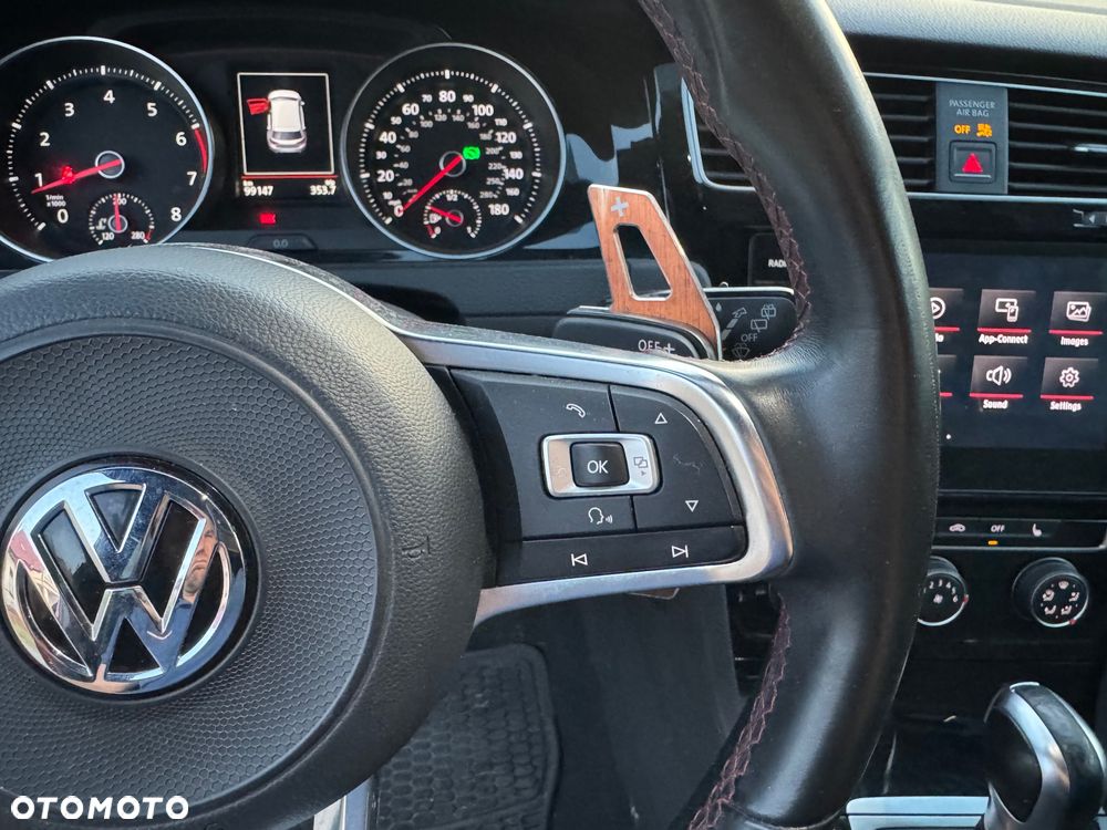 Volkswagen Golf - 20