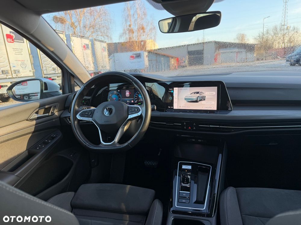 Volkswagen Golf - 30