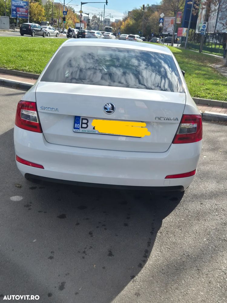 Skoda Octavia 1.6 TDI Ambiente DSG - 3