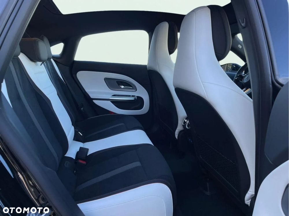 Mercedes-Benz CLA - 18