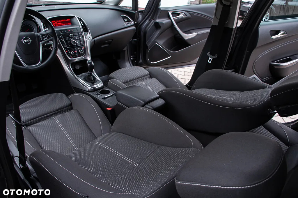 Opel Astra 1.6 Cosmo - 28