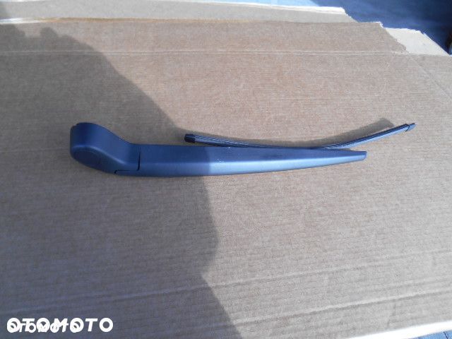 RAMIĘ WYCIERACZKI KLAPY VOLVO V70 XC70 - 3