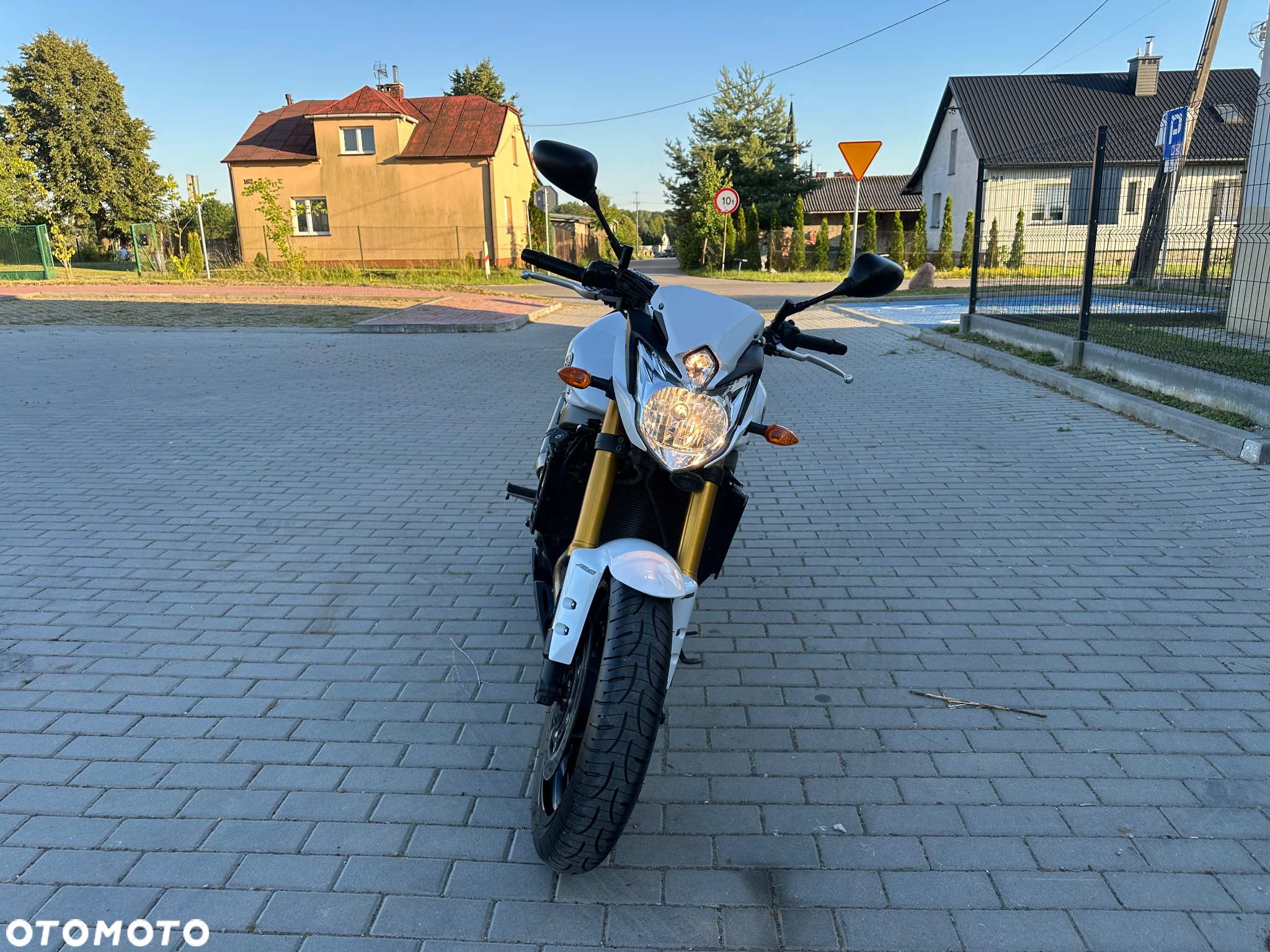 Yamaha FZ8 - 5