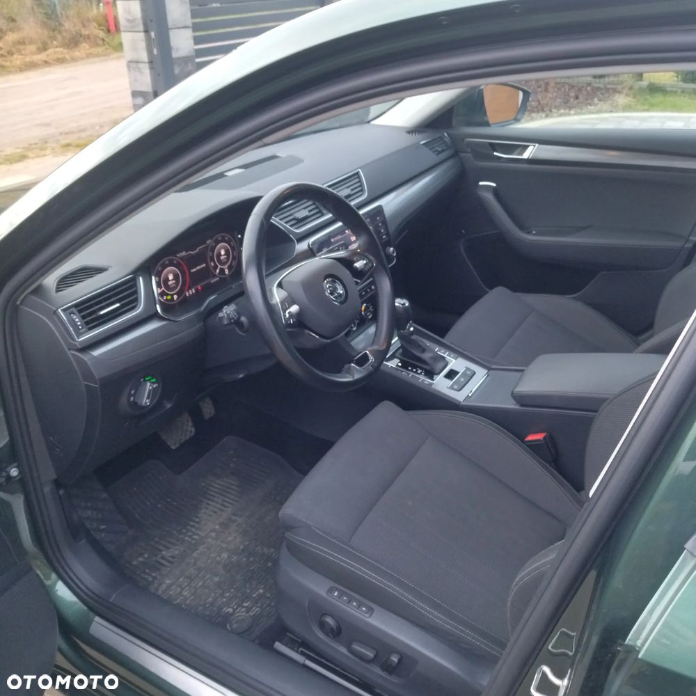 Skoda Superb 2.0 TDI SCR 4x4 Style DSG - 8