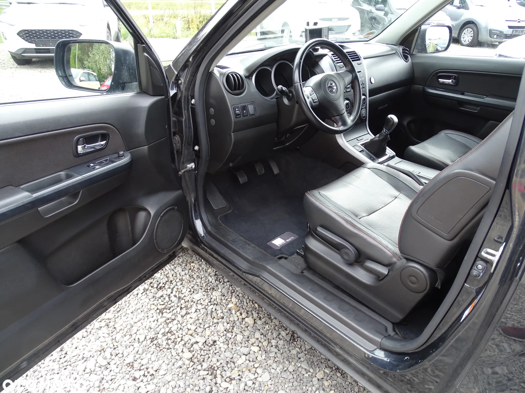 Suzuki Grand Vitara 1.6 Black&White - 21