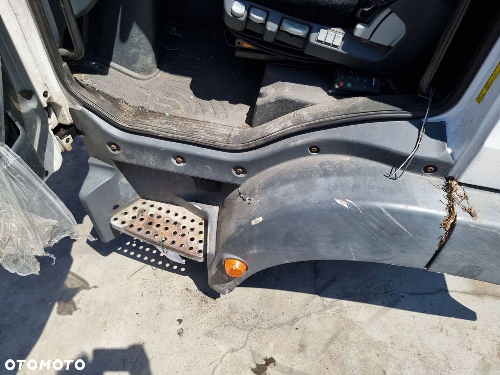 STOPIEŃ LEWY MAN TGM 15.250 - 3