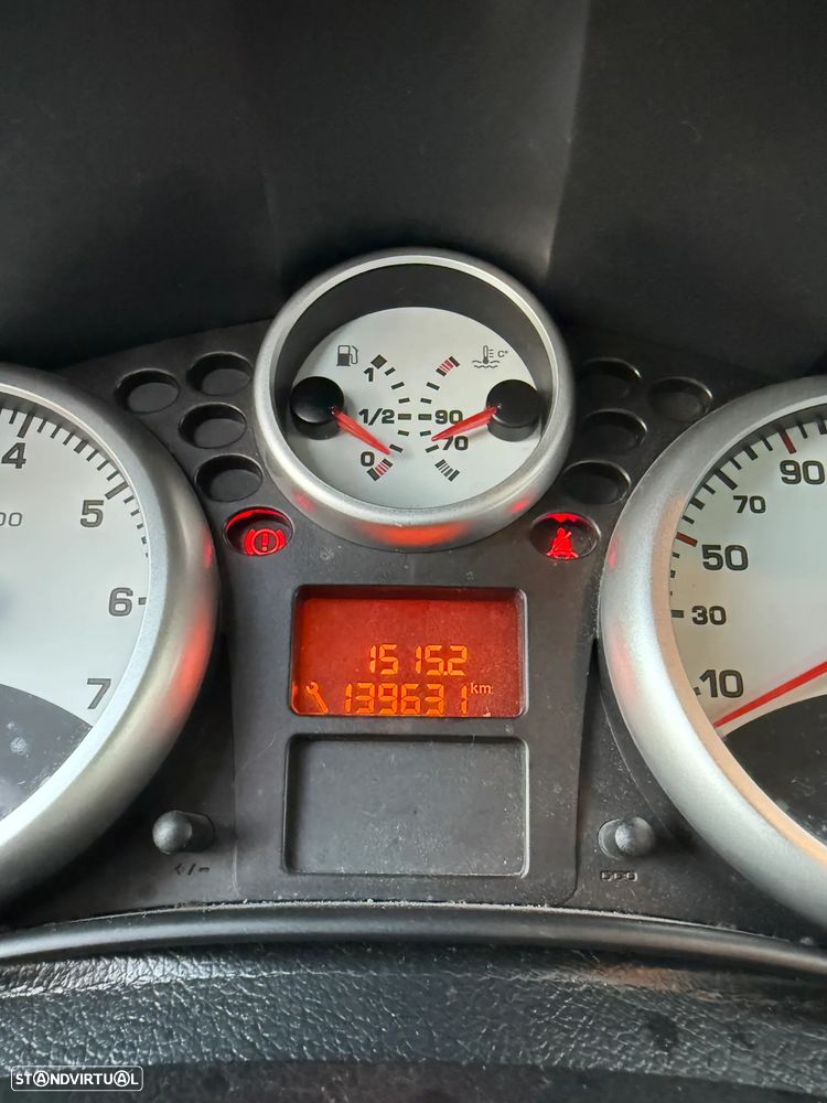 Peugeot 207 - 15