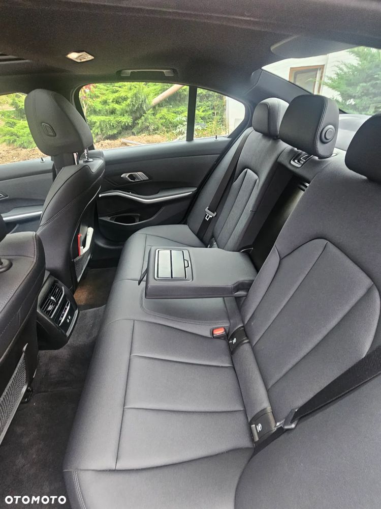 BMW Seria 3 330e PHEV xDrive sport - 25