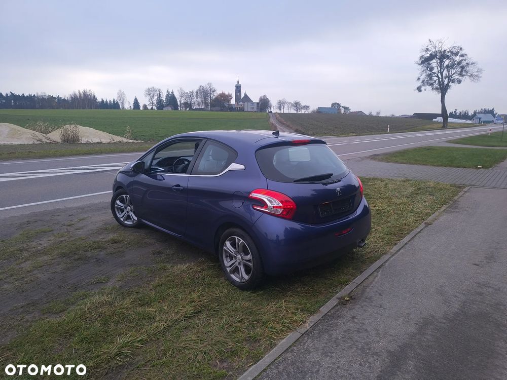 Peugeot 208 - 9