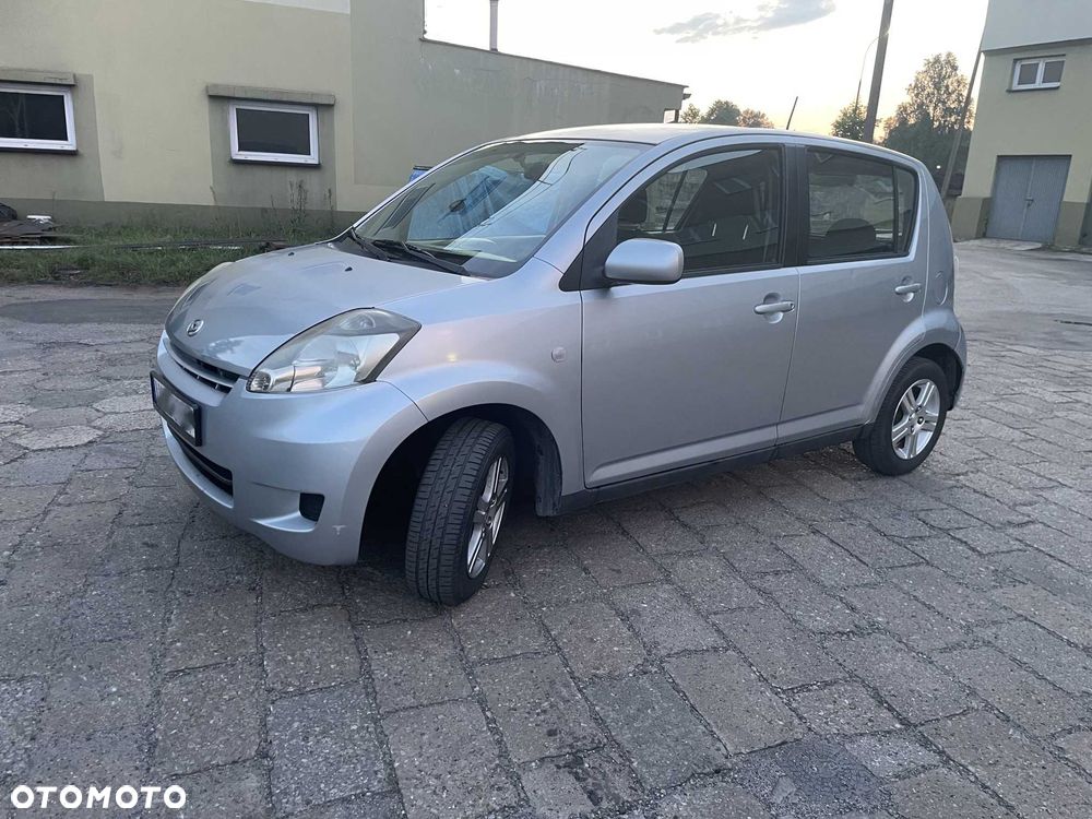 Daihatsu Sirion - 1