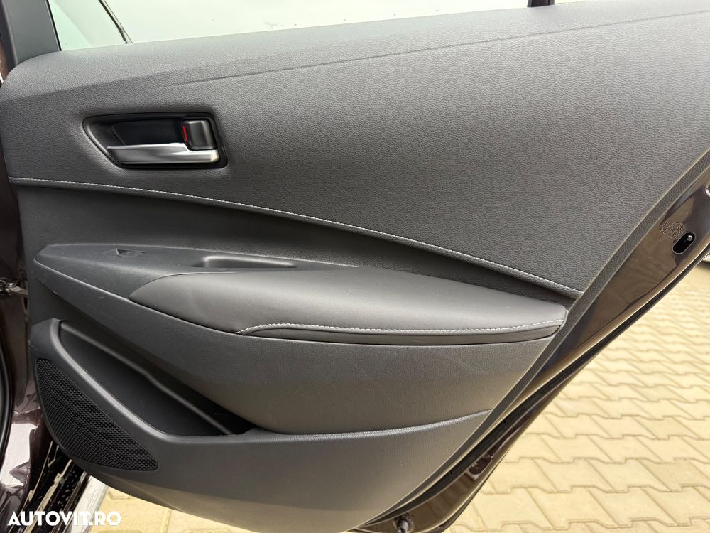 Toyota Corolla 1.8 HSD Exclusive interior Gri - 19