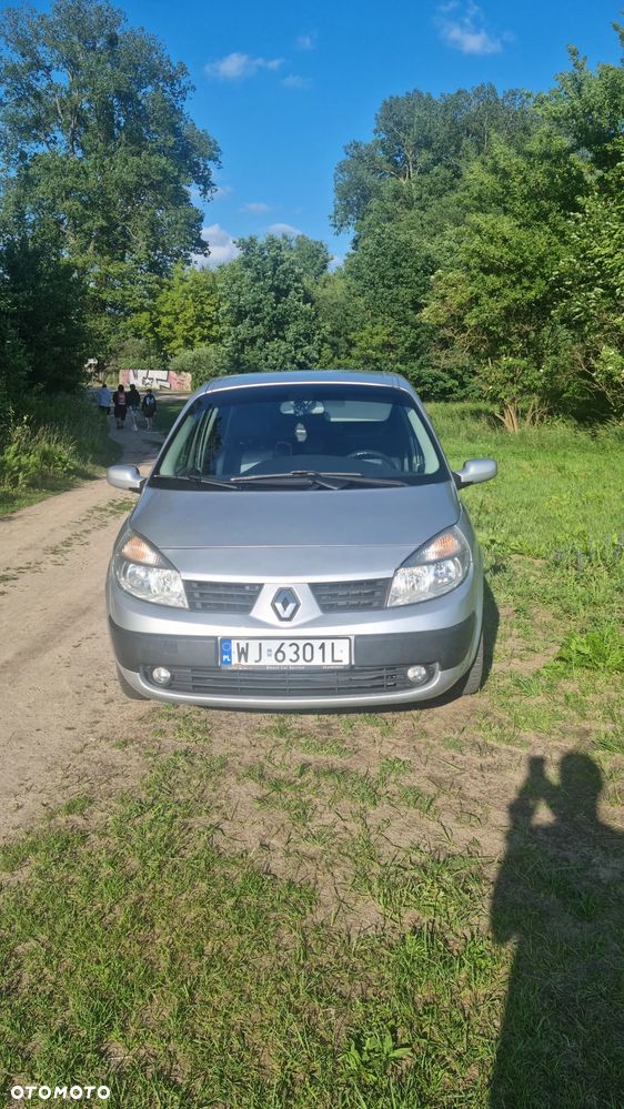 Renault Scenic - 1