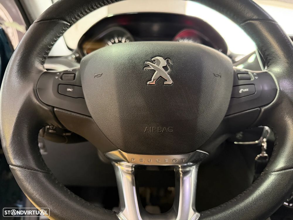 Peugeot 2008 1.2 PureTech Style - 34