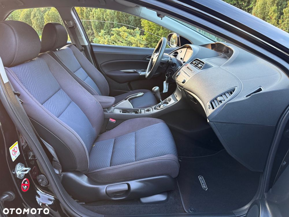 Honda Civic 1.4 i-VTEC - 11