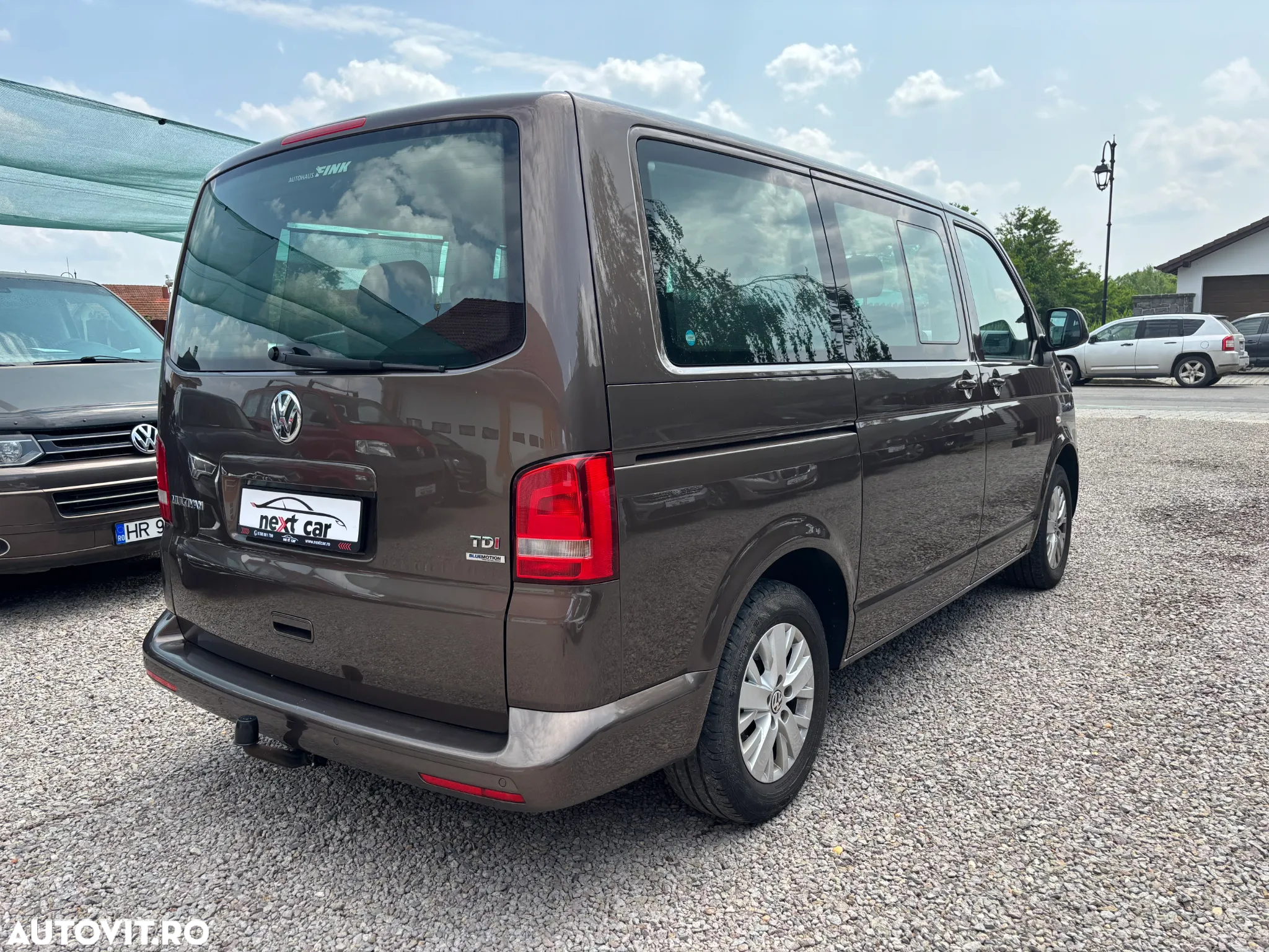 Volkswagen Multivan - 8
