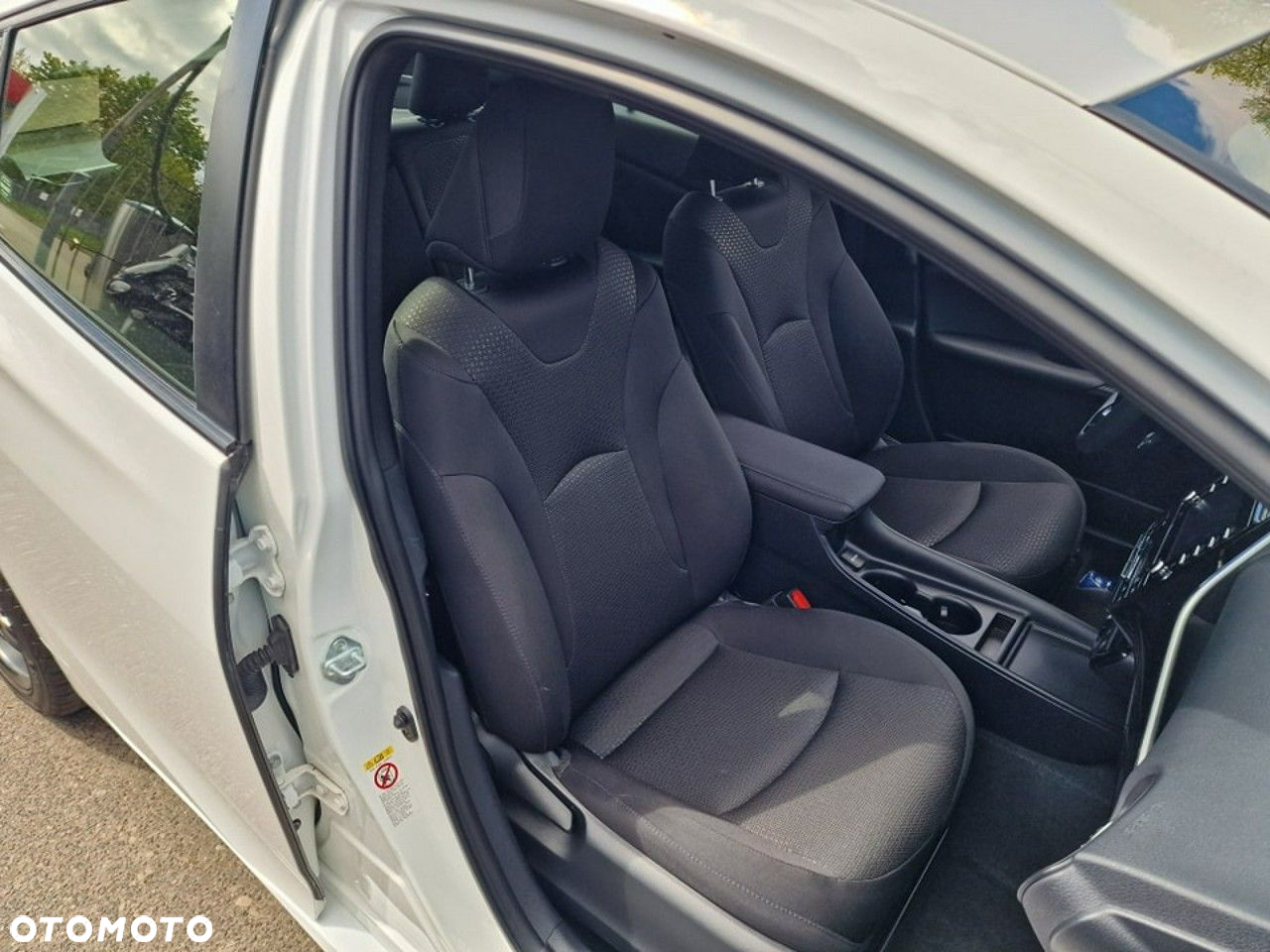 Toyota Prius 1.8 Hybrid Executive - 26