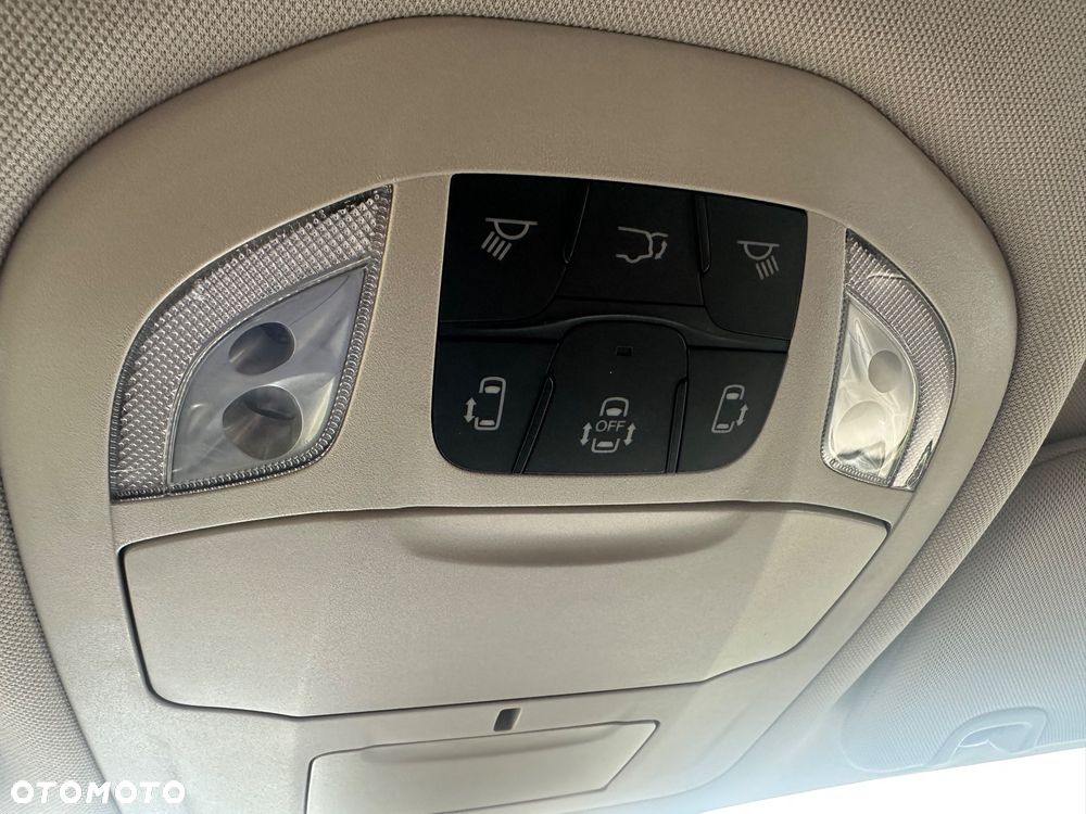 Chrysler Pacifica - 16