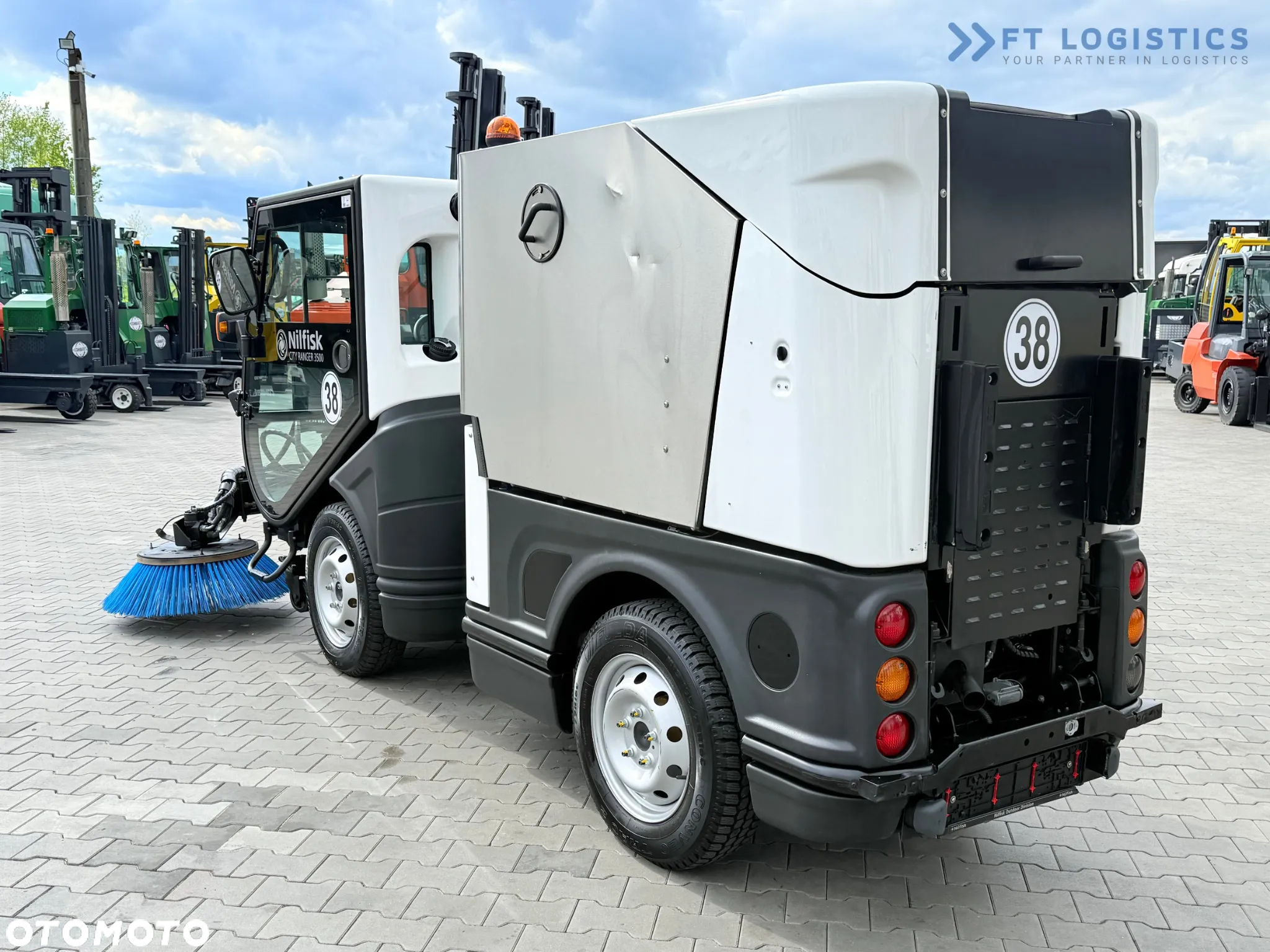 Inny Nilfisk City Ranger 3500 – Zamiatarka Komunalna Przegubowa | Rok 2017 | Tylko 442 mth | Diesel | 4x4 - 10