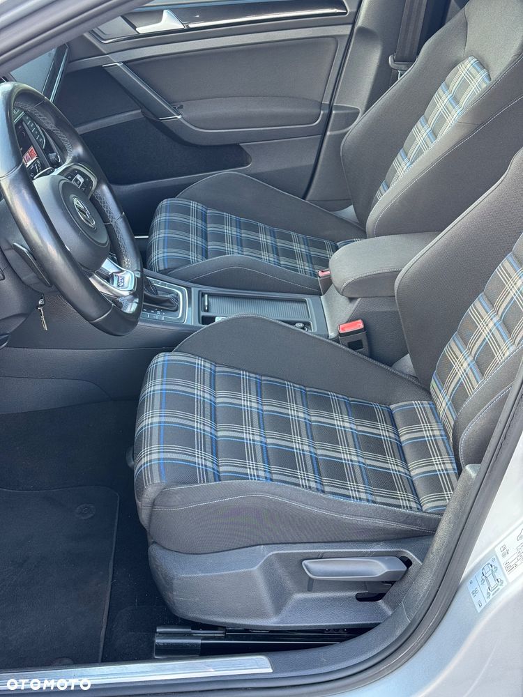 Volkswagen Golf 1.4 TSI BlueMotion Technology DSG Comfortline - 17