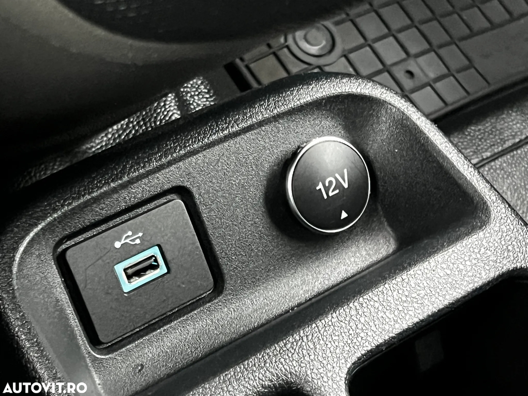 Ford Transit Connect - 21