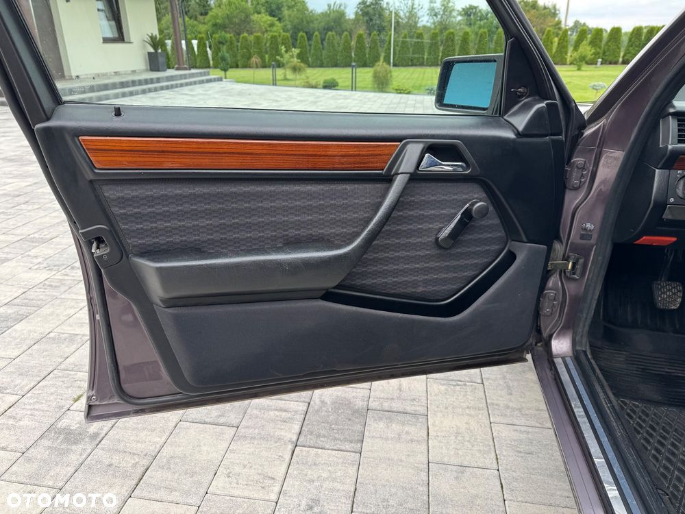 Mercedes-Benz W124 (1984-1993) - 20