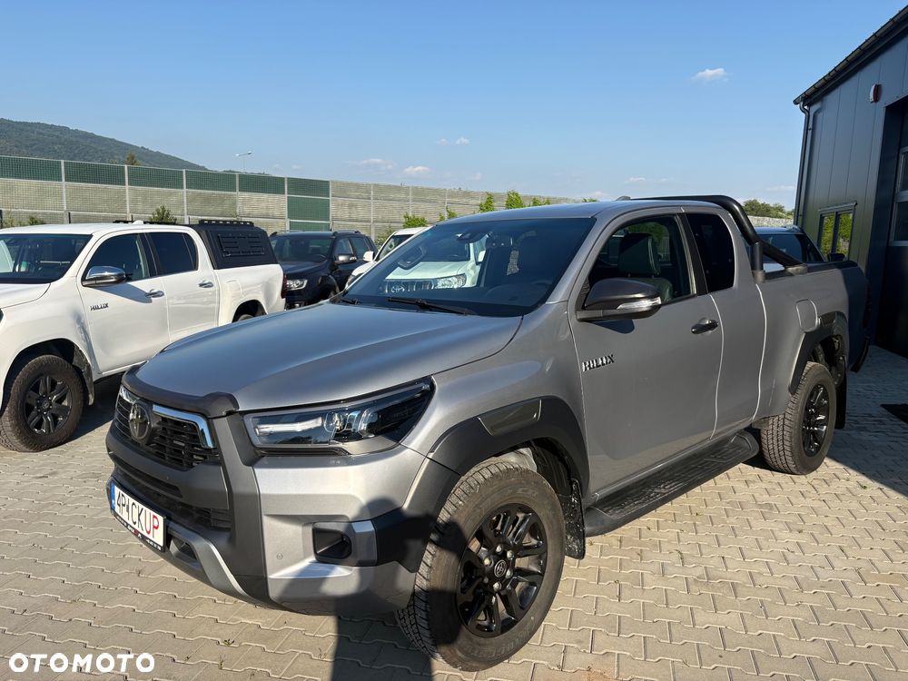 Toyota Hilux - 4