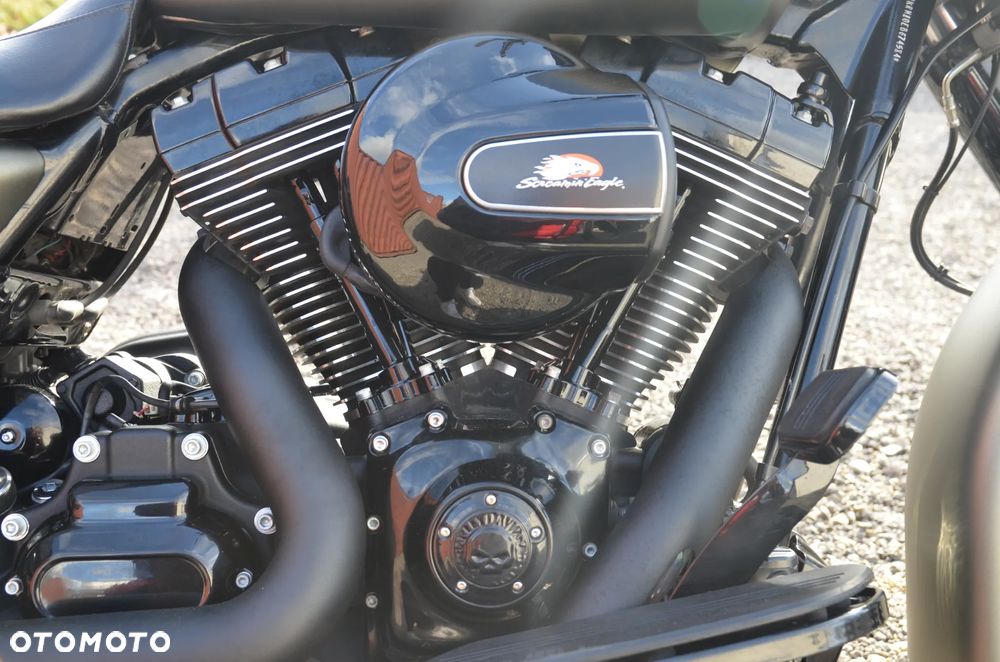 Harley-Davidson Touring Street Glide - 22