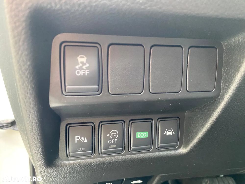 Nissan Qashqai 1.6 DCI Xtronic TEKNA - 19