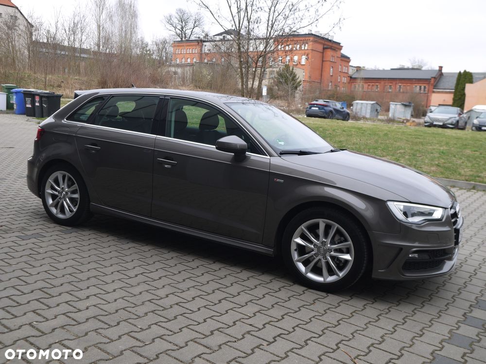 Audi A3 Sportback 2.0 TDI (clean diesel) S line Sportpaket - 4