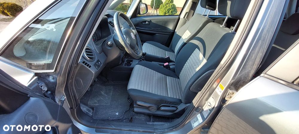 Fiat Sedici - 12