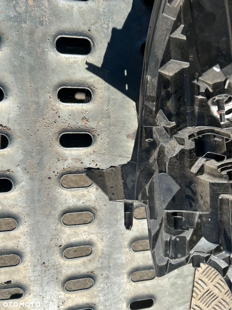 Lampa przód prawy Renault Trafic 3 260109424R - 2