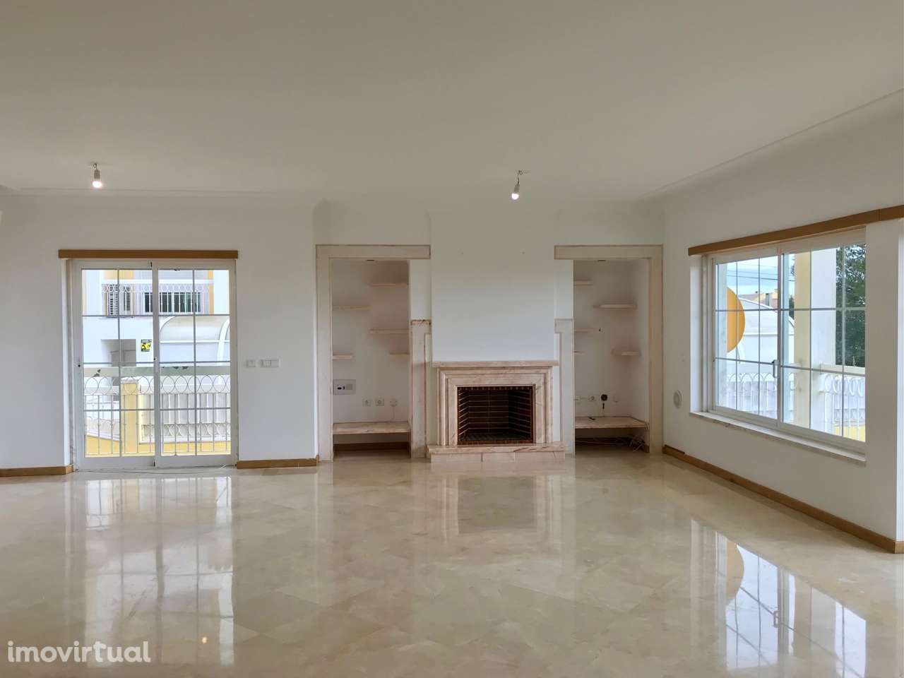 Encantadora Moradia T4 com jardim e piscina em Alcabideche, Cascais - Grande imagem: 3/44