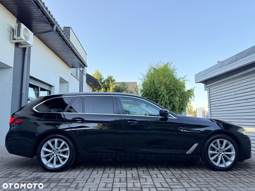 BMW Seria 5 520i Touring Luxury Line - 6
