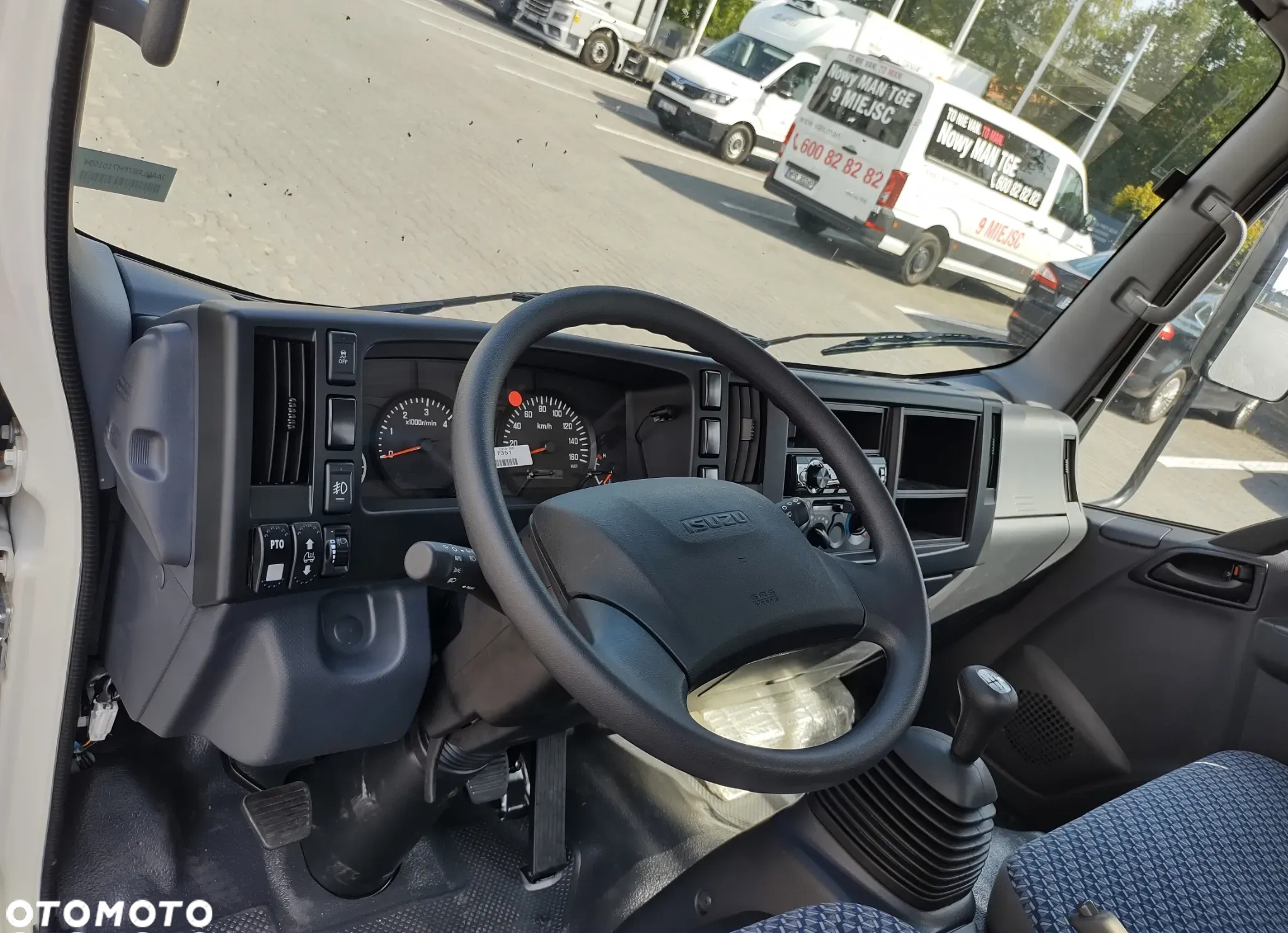 Isuzu M27F - 5