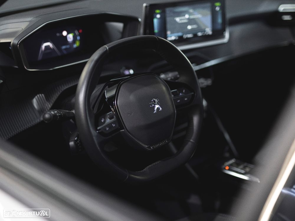Peugeot e-2008 Allure Pack - 15